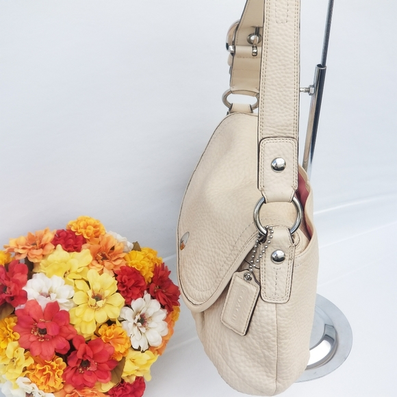 No longer available- COACH HANDBAG CREAM COLOR - Picture 10 of 16